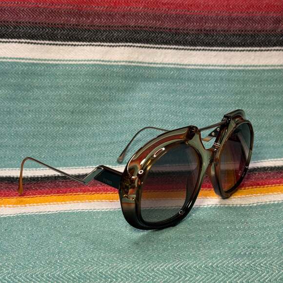 Fendi Oversized Gradient Sunglasses with Original Leather Case main image 8